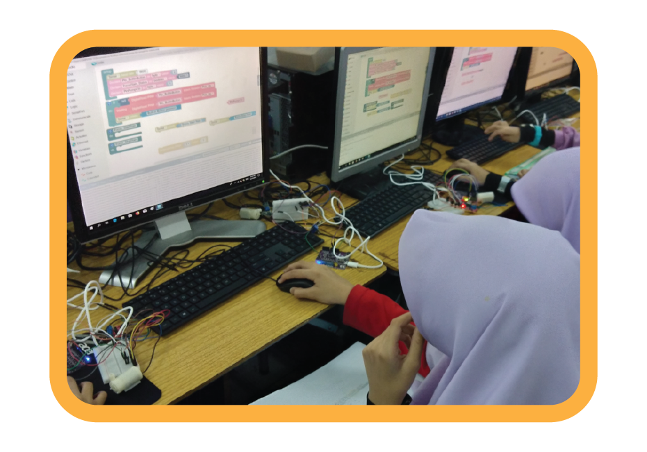 The FIRST STEM Robotic education programme to implement Bahasa Melayu option in the programming solution